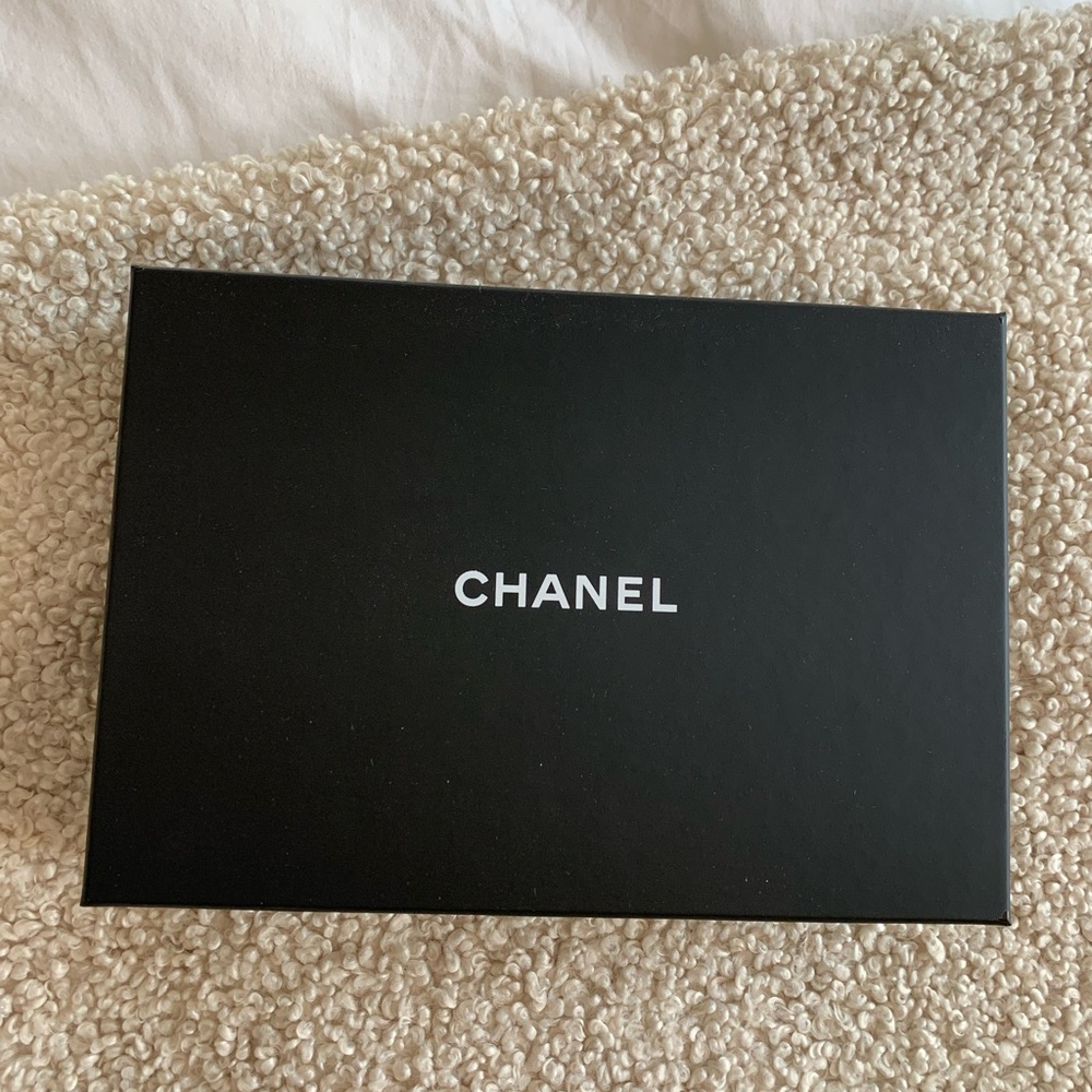 CHANEL Classic Wallet On Chain WOC in Salmon Beige Lambskin Leather - Picture 7 of 16
